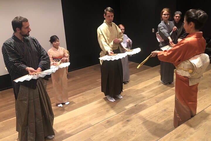 Beginner Japanese Dance Experience in Tokyo — Learn Kabuki Steps and Wear a Yukata photo 3