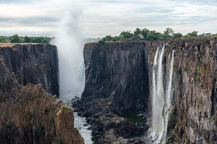Victoria Falls 1-Day Trip: Zambian Falls, Devil's Pool & Rainforest Trails photo 2