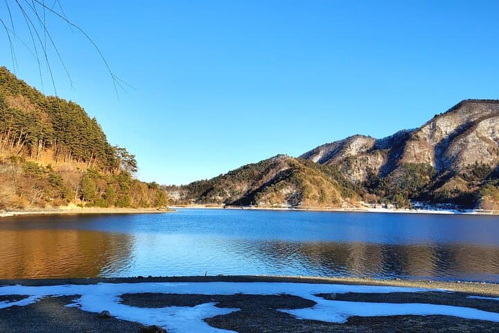 Mount Fuji Five Lakes Private Tour: Best Views, Lakes & Cultural Stops photo 2