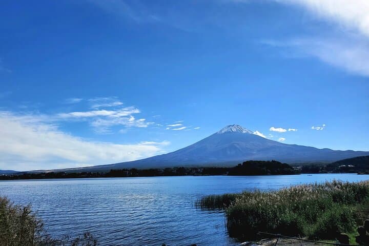 Mount Fuji Five Lakes Private Tour: Best Views, Lakes & Cultural Stops photo 3