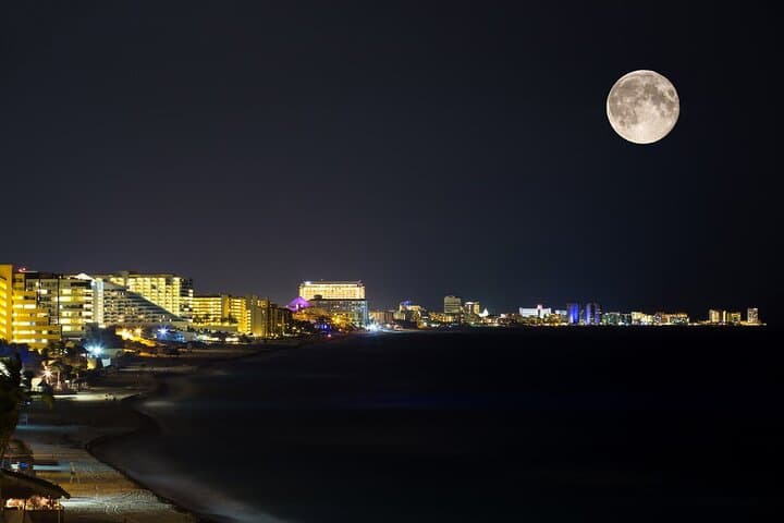 Cancún After Dark: Private Night Drive Through the Hotel Zone and Downtown photo 2