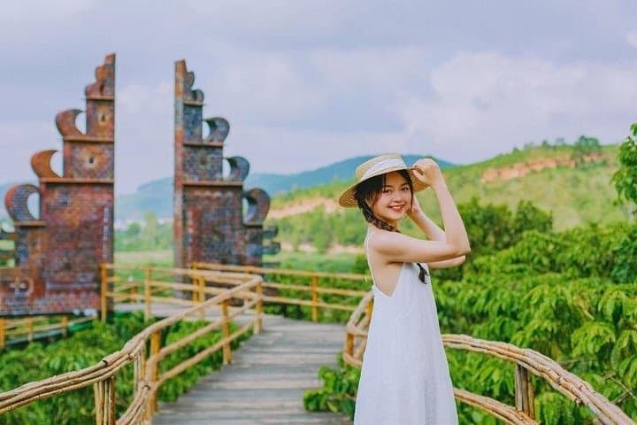 Discover Da Lat Countryside: Waterfalls, Coffee Farms & Local Crafts