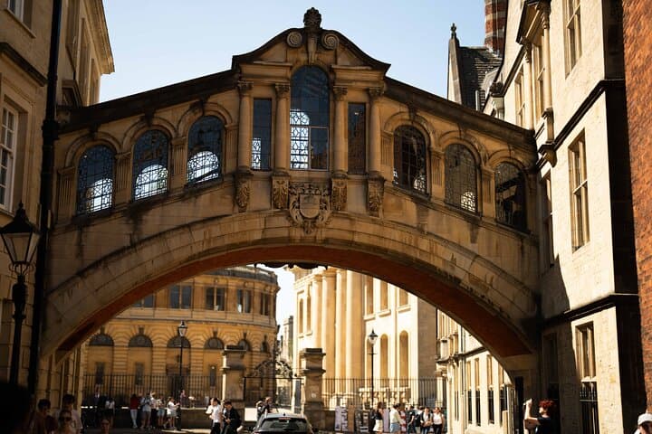 Inside Oxford: Private Alumni-Led Walking Tour of University Landmarks
