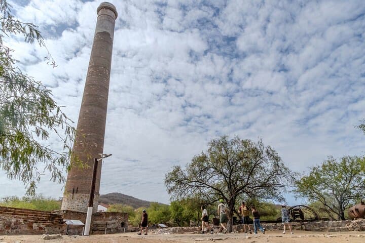El Triunfo Cultural & Culinary Day Tour from La Paz — History, Food, and Mining Heritage