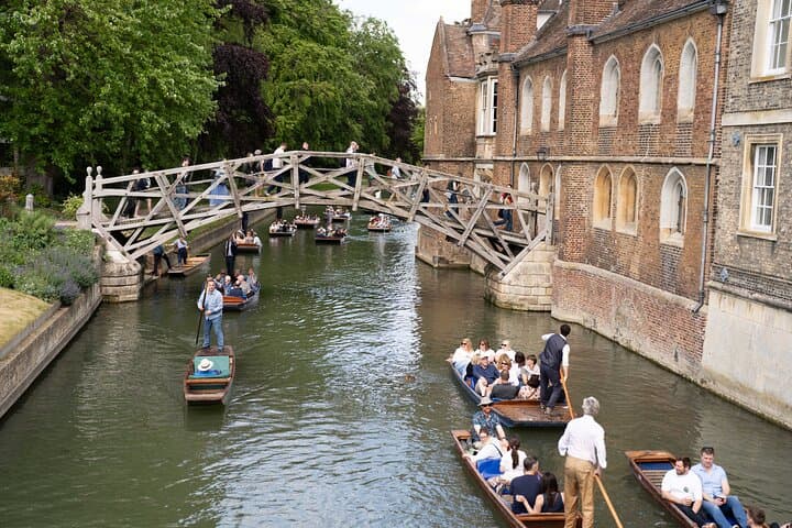 Guided Punting on the River Cam: Cambridge Colleges Tour (45-Minute) photo 2