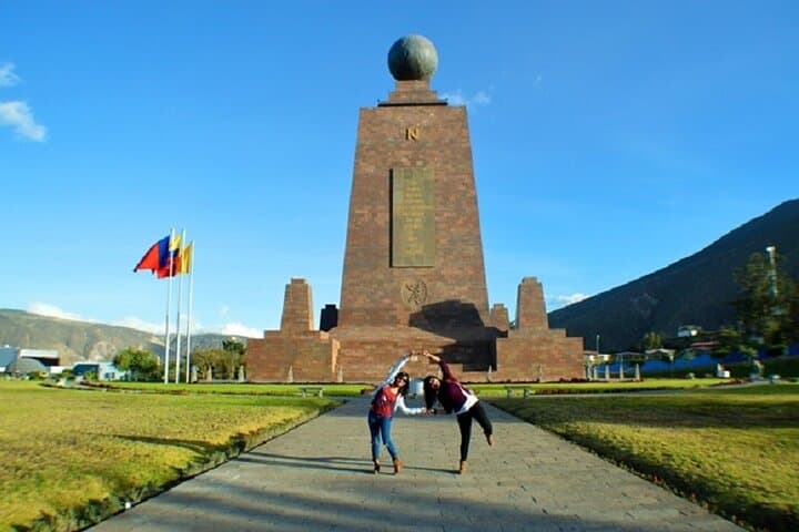 Full-Day Quito Equator Line & Hummingbird Garden Private Tour photo 2