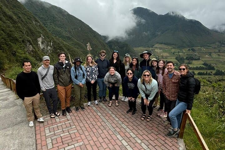 Full-Day Quito Equator Line & Hummingbird Garden Private Tour