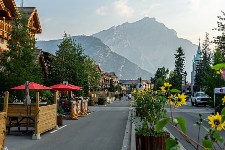 Rockies Summer Explorer: 4-Day Vancouver to Banff Mountain Tour photo 4