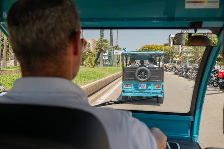 Barcelona by Electric Tuk-Tuk: 2-Hour Private City Highlights photo 3
