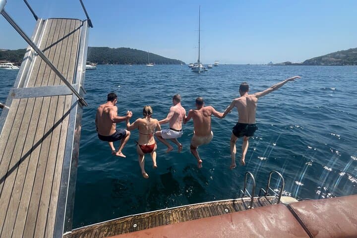 Private Bosphorus Yacht Sunset Cruise with Music, Wine & Snacks — Istanbul photo 5