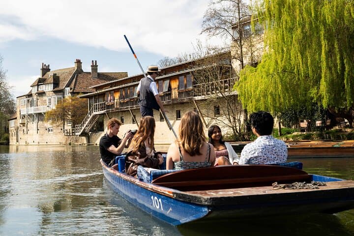 Guided Punting on the River Cam: Cambridge Colleges Tour (45-Minute) photo 6