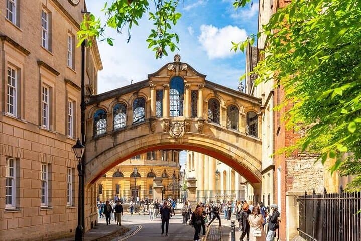 Inside Oxford University: Historic 90-Minute Walking Tour to the Bodleian & Colleges photo 2