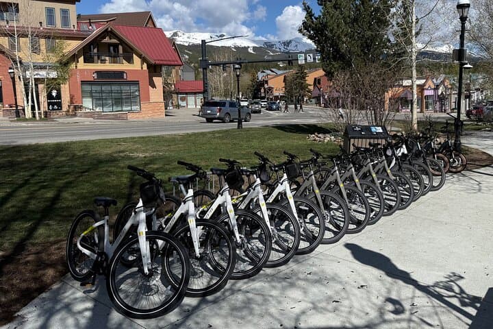 E-Bike Rentals Breckenridge to Frisco — Blue River Path Scenic Ride