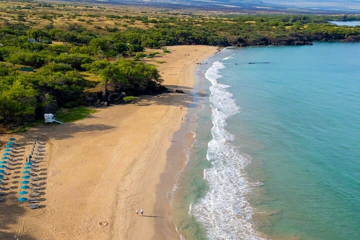 Exploring Kona Coast: Lava Fields, Scenic Views, and Pacific Beaches