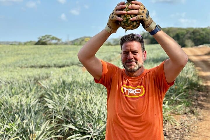 E‑bike Pineapple Farm Tour from Panama City — Ride, Taste & River Refresh photo 4