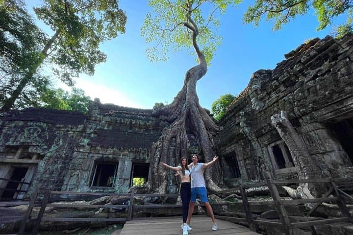 Two-Day Private Angkor Sunrise Tour: Angkor Wat, Bayon & Banteay Srei photo 2