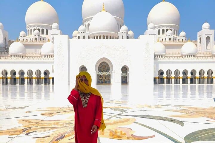 Private Abu Dhabi Day Trip: Sheikh Zayed, Louvre & Emirates Palace with Photography photo 3