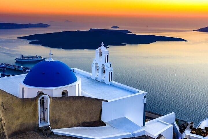 Santorini Private Full-Day Tour: Akrotiri, Oia & Wine Tasting photo 4