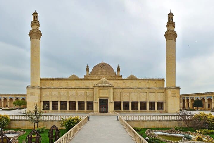 15-Day Luxury Azerbaijan Tour: Caspian Shores to Mountain Heights photo 5