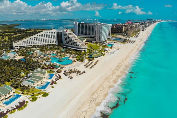 Sky Wheel Cancún: Guided Sightseeing, Tequila Tasting & Artisanal Shopping Tour photo 5