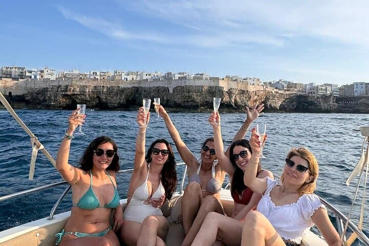 Polignano Boat Tour: Caves, Swimming & Aperitif Cruise
