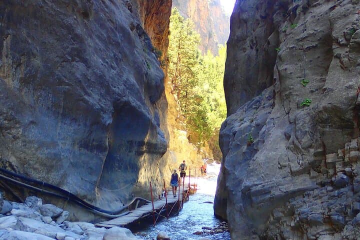 Samaria Gorge Private Full-Day Hike: Omalos to Agia Roumeli