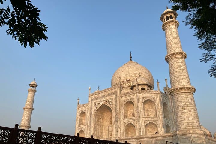 Overnight Taj Mahal Agra Tour with Private Car — Sunrise Taj, Agra Fort & Fatehpur Sikri photo 3