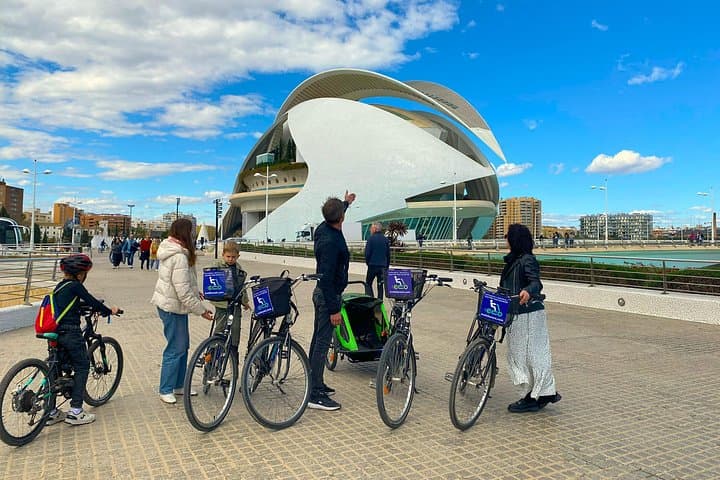 Valencia City Bike Tour — Old Town, Turia Gardens & City of Arts and Sciences photo 1