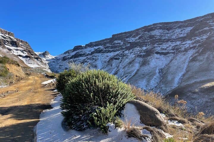 Sani Pass Private Day Tour: 4x4 Border Adventure to the Highest Pub in Africa photo 2