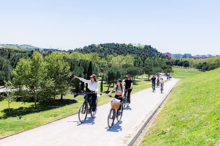 E-bike Tour Madrid: Green Areas and Panoramic City Views in 3 Hours photo 2