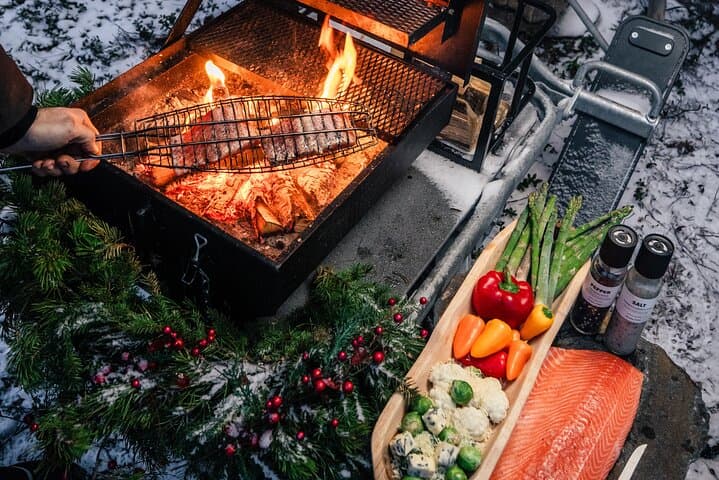 Private Glass Igloo Northern Lights Dinner Near Rovaniemi photo 4