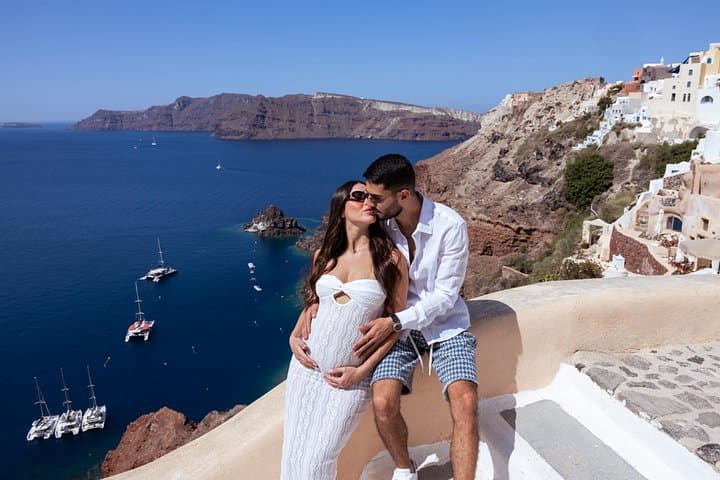 Santorini Private Photo Session in Oia & Imerovigli — Professional Caldera Photoshoot photo 2