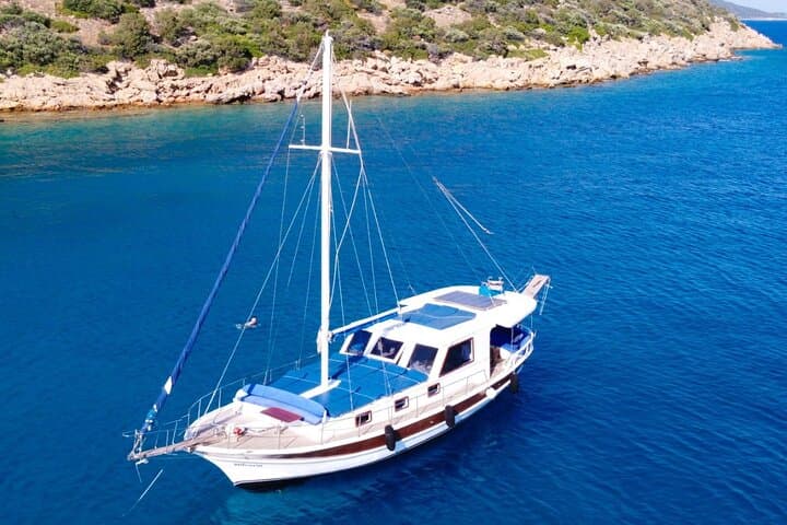 Bodrum 6-Hour Private Gulet: Bays, Snorkeling & Lunch