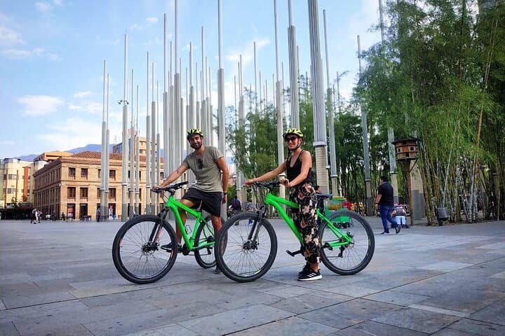 Medellín City Bike Tour: 4-Hour Guided Ride with Snacks & Drinks