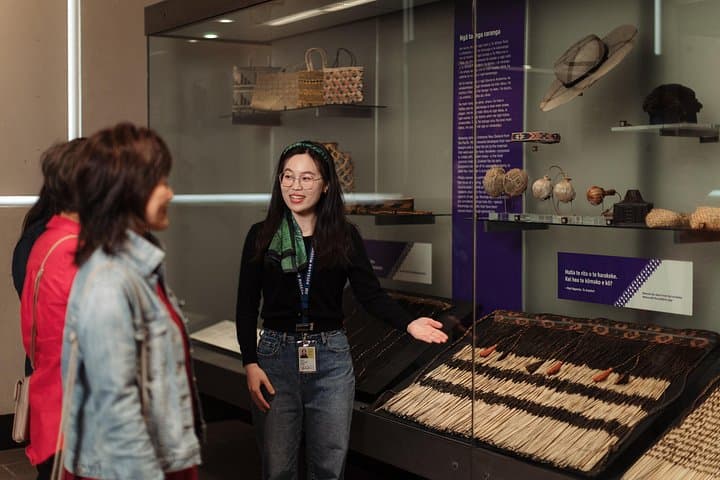 Auckland Museum Gallery Highlights Tour — Māori Culture & Natural History