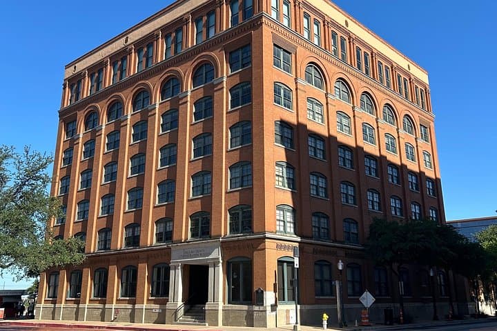 Dallas Historic Walking Tour: Dealey Plaza, Reunion Tower & Pioneer Sites photo 2