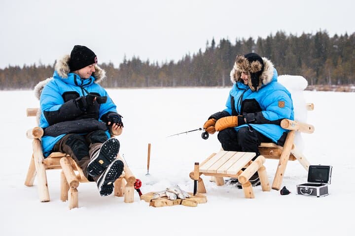 Private Ice Fishing & Igloo Lunch Near Rovaniemi — Arctic Day Tour