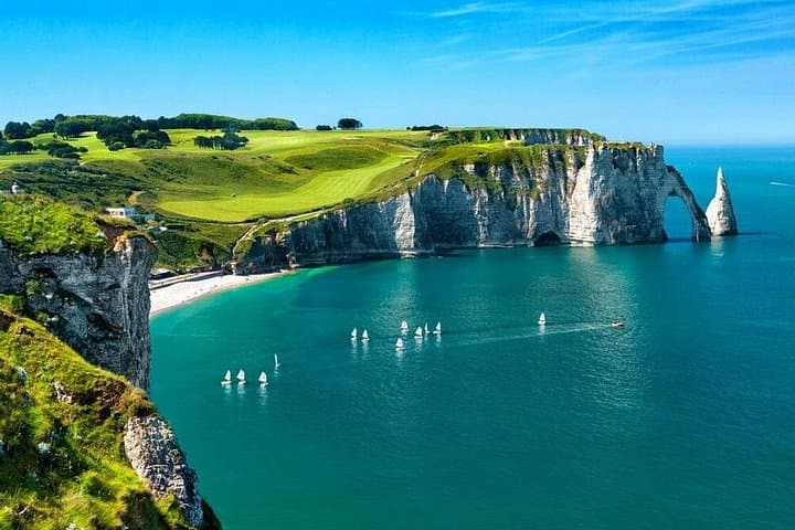 Private 2-Day Normandy Escape: Mont-Saint-Michel, Saint-Malo, Honfleur & Étretat photo 4