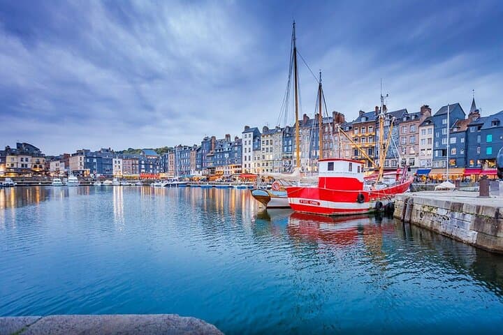 Private 2-Day Mont‑Saint‑Michel & Loire Valley Châteaux VIP Van Tour from Paris photo 4