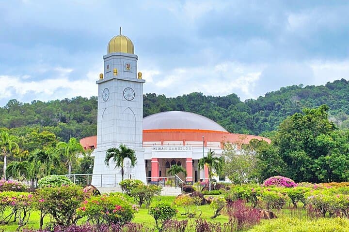 UMS Campus Tour & ODEC Beach: A Half-Day Discovery in Kota Kinabalu photo 3