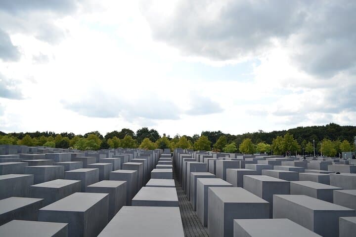 Private Shore Excursion from Warnemünde to Berlin — Full-Day City Highlights photo 3