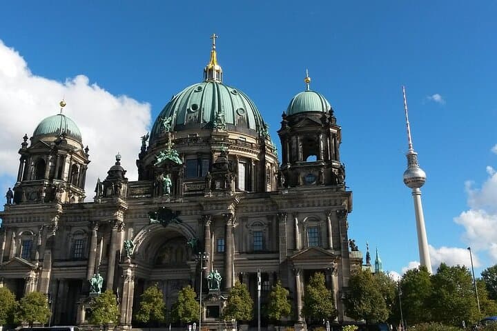 Private Shore Excursion from Warnemünde to Berlin — Full-Day City Highlights photo 5