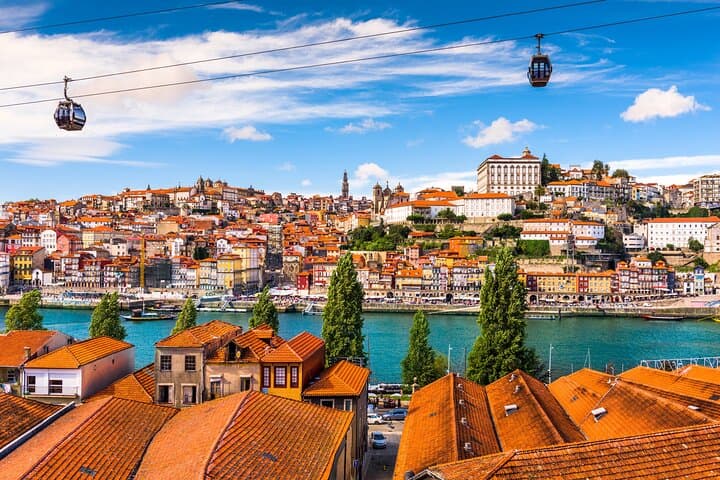 Porto Family-Friendly Private Highlights Walking Tour photo 4