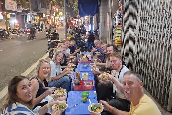 Hanoi Street Food Tour: Old Quarter Bites & Night Flavors photo 4