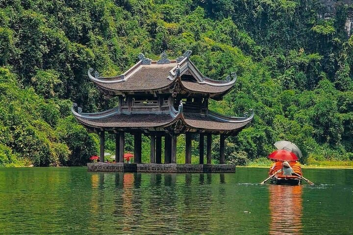 Two-Day Buddhist Heritage Tour from Hanoi: Trang An, Bai Dinh & Yen Tu photo 3