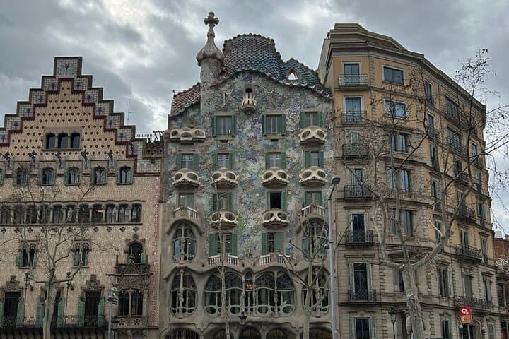 Barcelona Top Sights by E-Bike: 2.5-Hour Guided City Tour photo 4