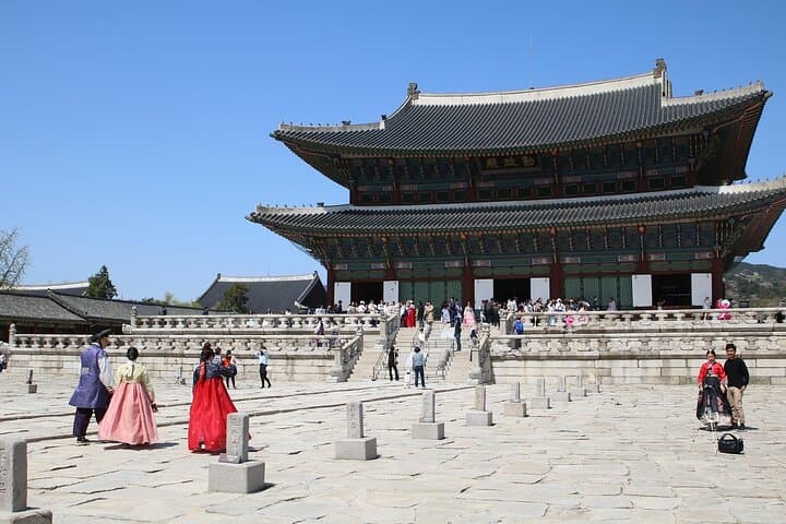 Escape Gyeongbokgung: Web-Game Palace Quest at Gwanghwamun photo 5
