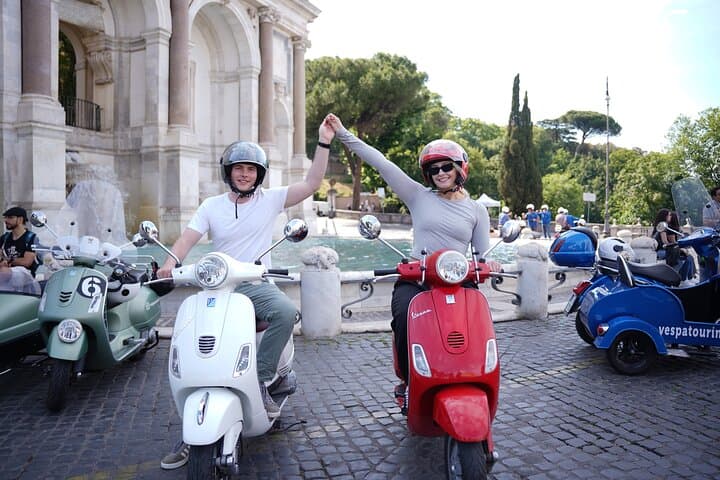 Vespa Experience in Rome with Pro Photoshoot and Hotel Pickup photo 5
