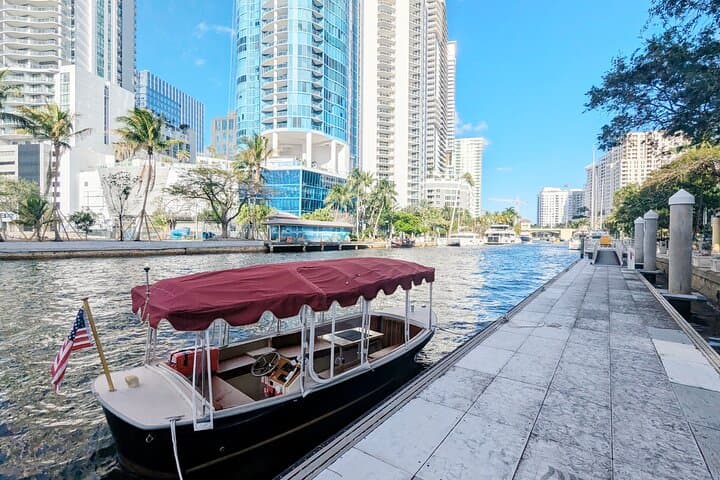 Silent Eco-Gondola Cruise Through Fort Lauderdale Canals