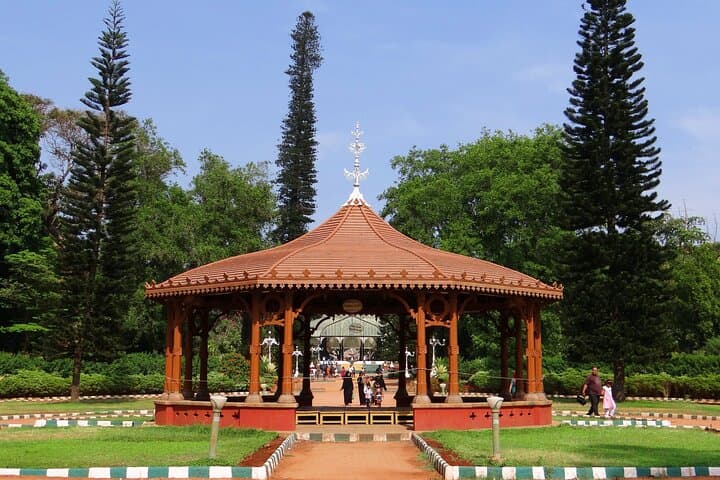 Bangalore Morning Soul: Flower Market, Lalbagh Garden, ISKCON & MTR Breakfast photo 1